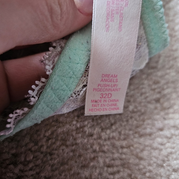 Victoria's Secret White and Green Lace Bra - Picture 2 of 3